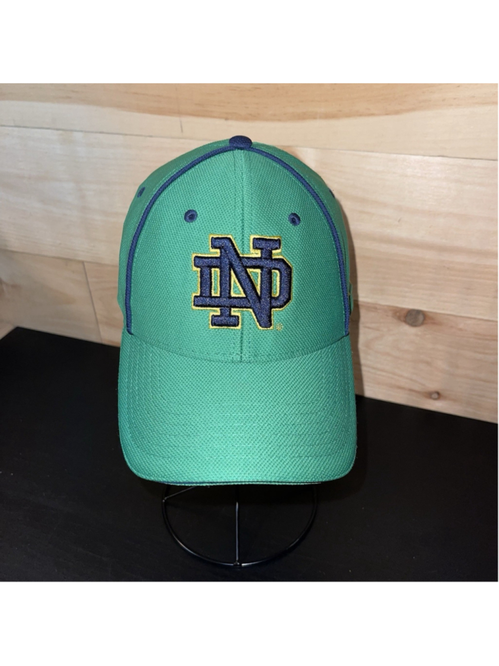 Notre Dame Under Armour Fighting Irish Mens Hockey Basketball Hat Cap Fitted S/M